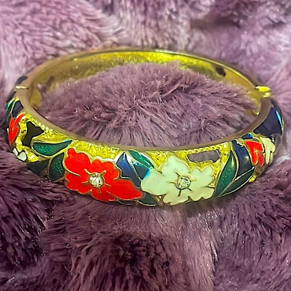 Ujoy Classic Metal & Enamel Cloisonn Hinged Bangle Bracelet